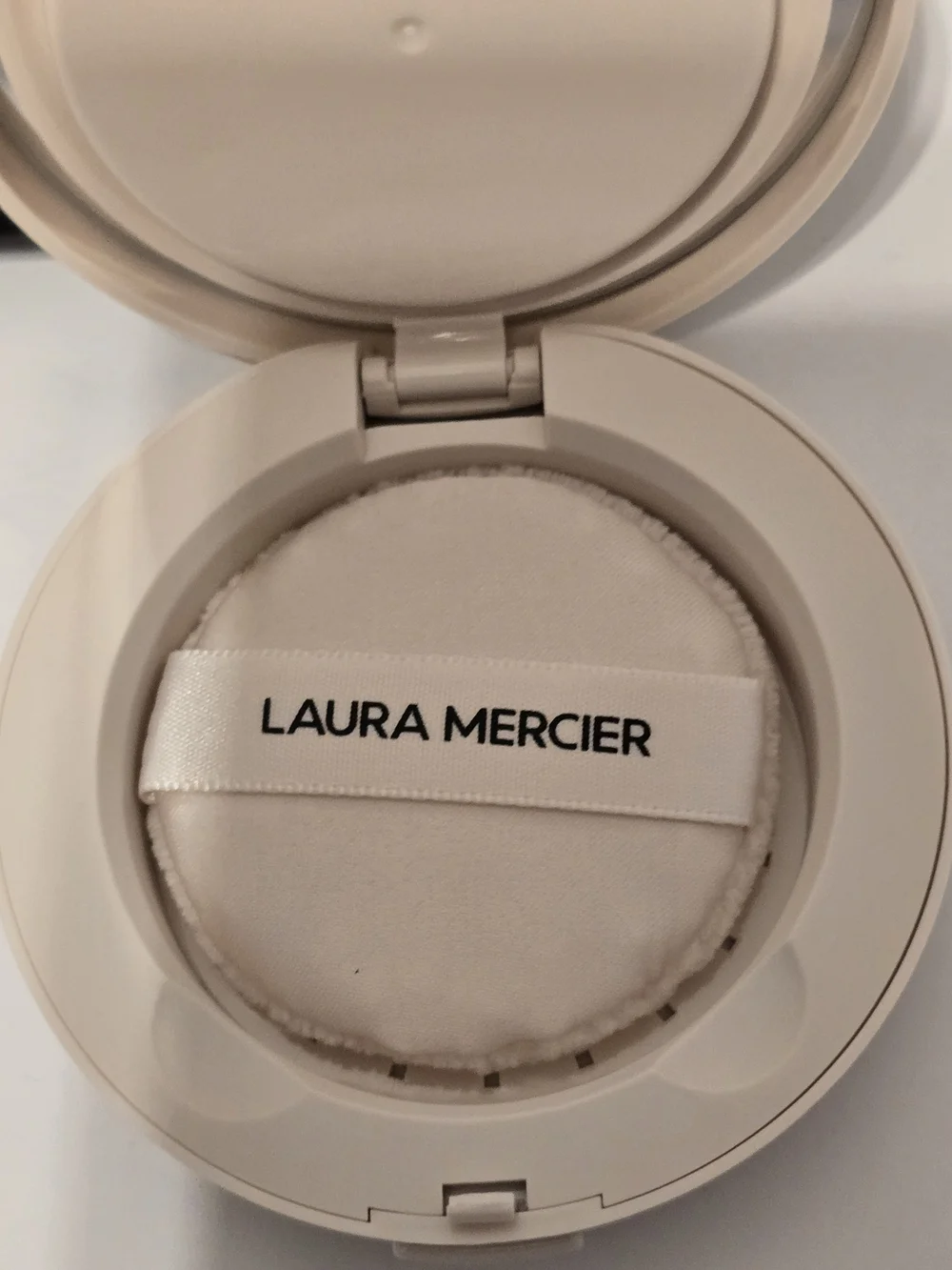 Laura Mercier Translucent Pressed Setting Powder Ultra Blur- Translucent Honey